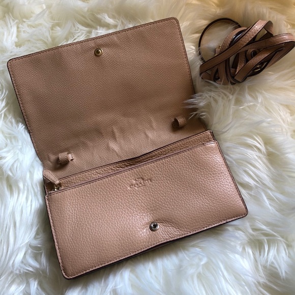 ❌SOLD❌ Coach Crossbody Pochette - Picture 3 of 6